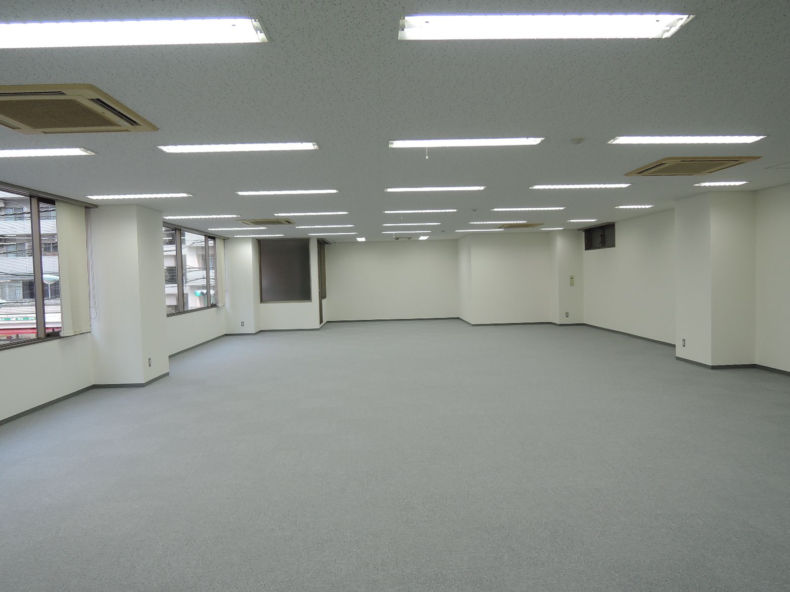オフィス室内