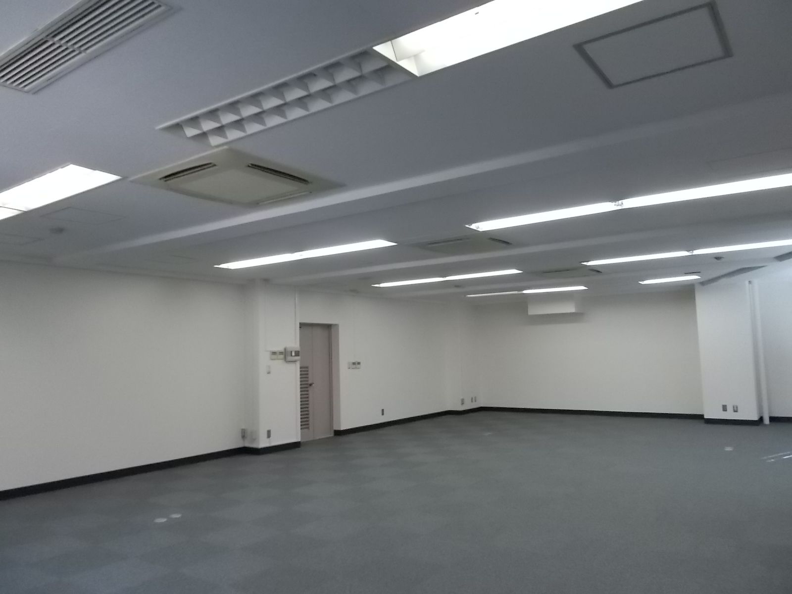 入口方向を見た様子