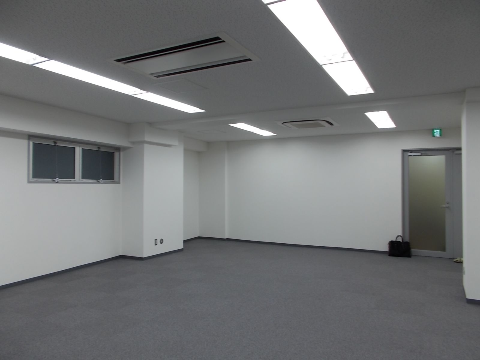 オフィス室内参考画像
