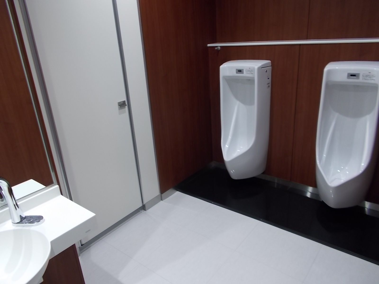 男性用トイレ