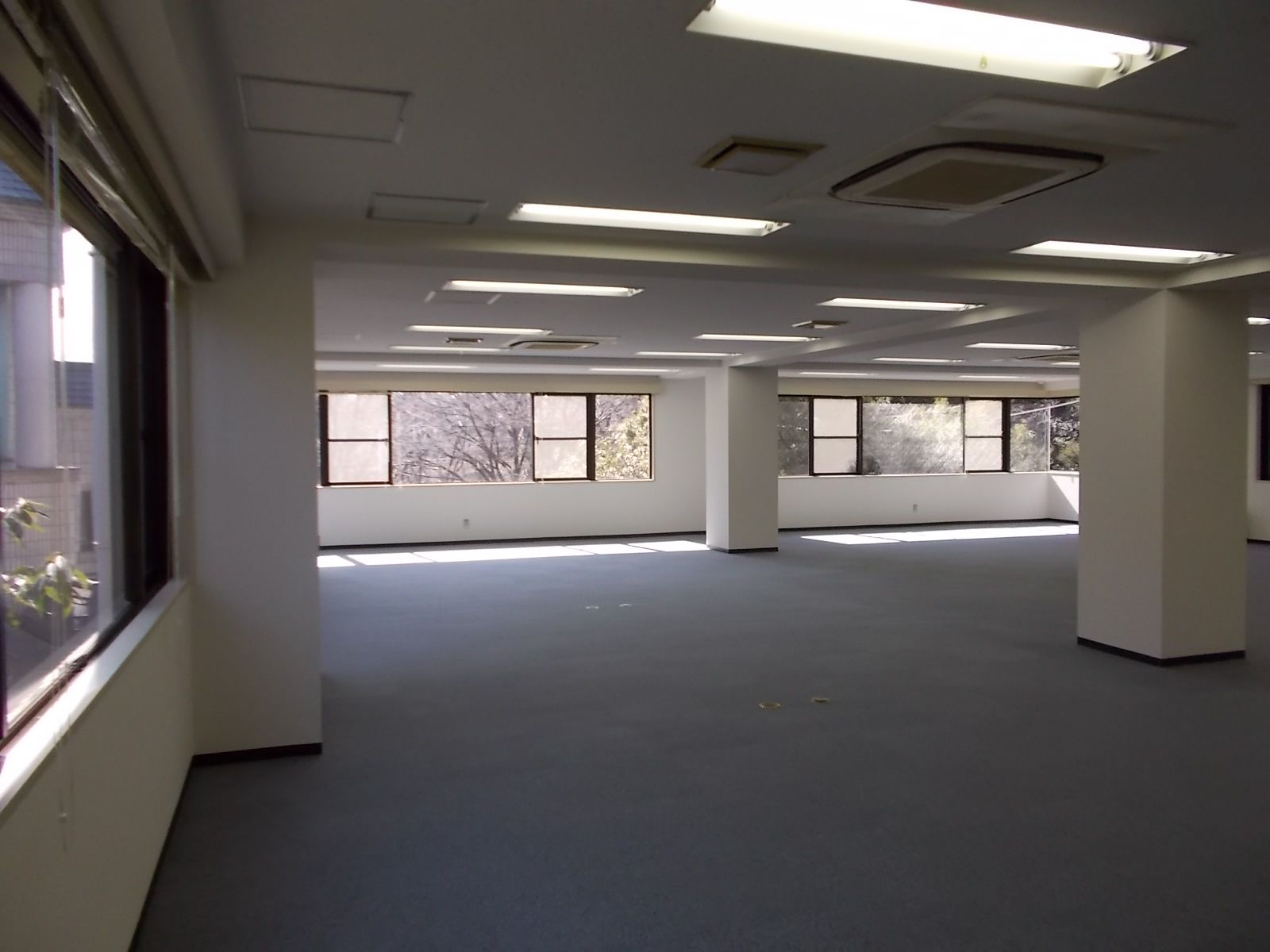 オフィス室内参考画像