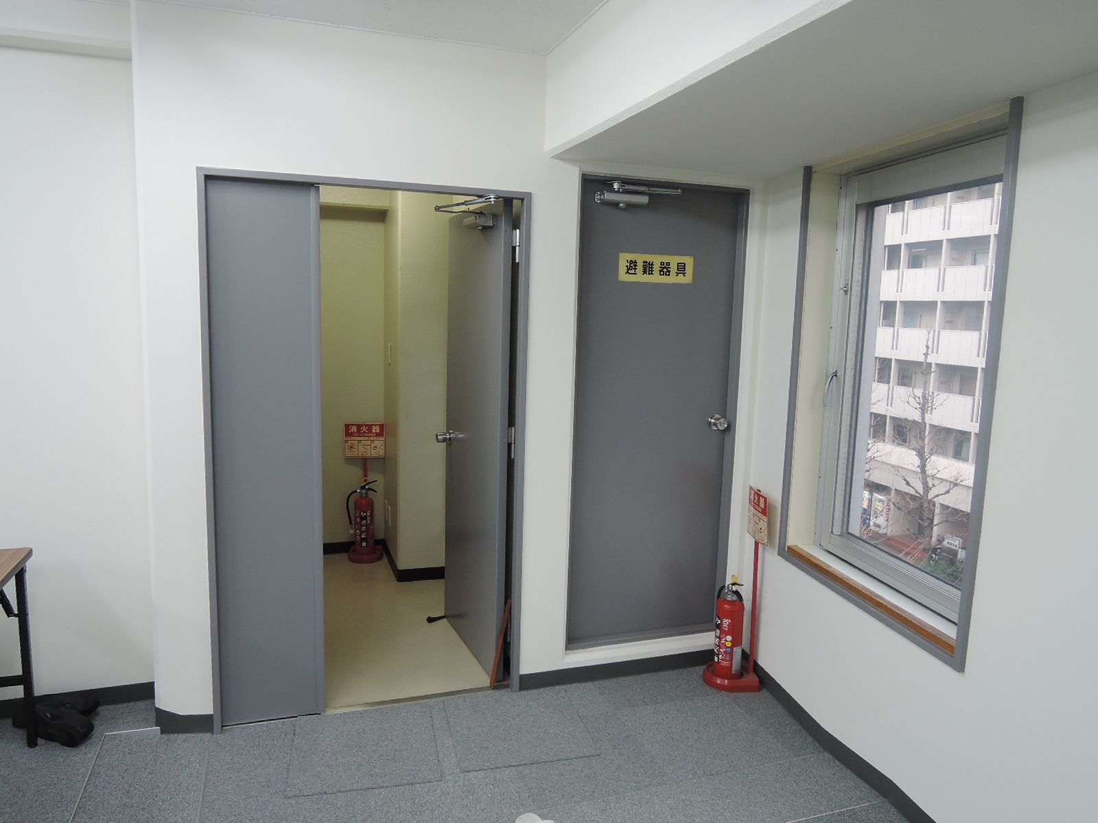 貸室出入り口