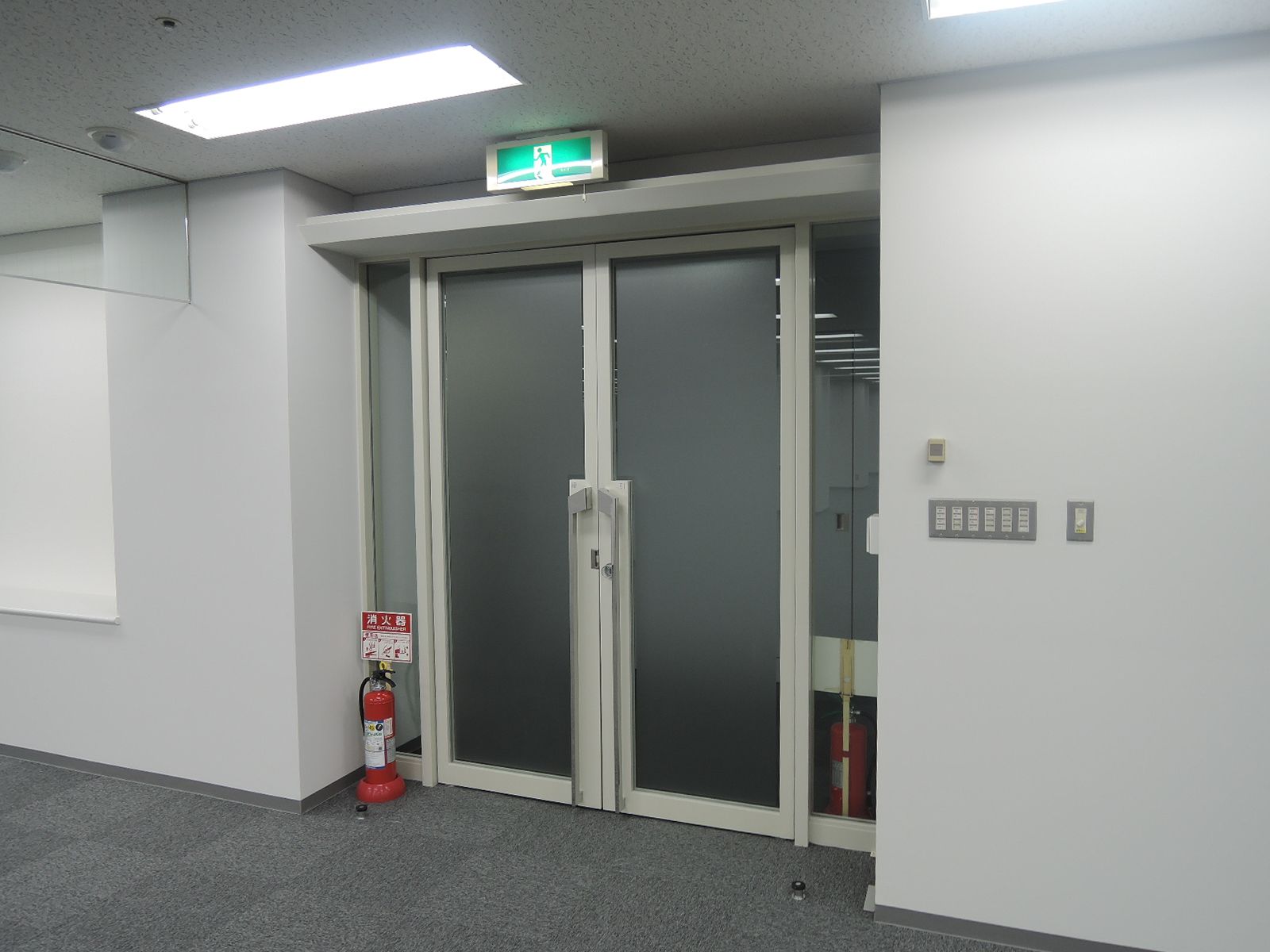 オフィス入口