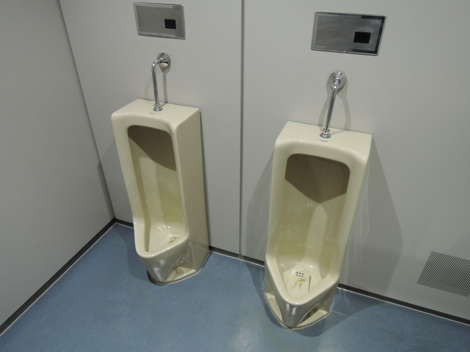 男性用トイレ