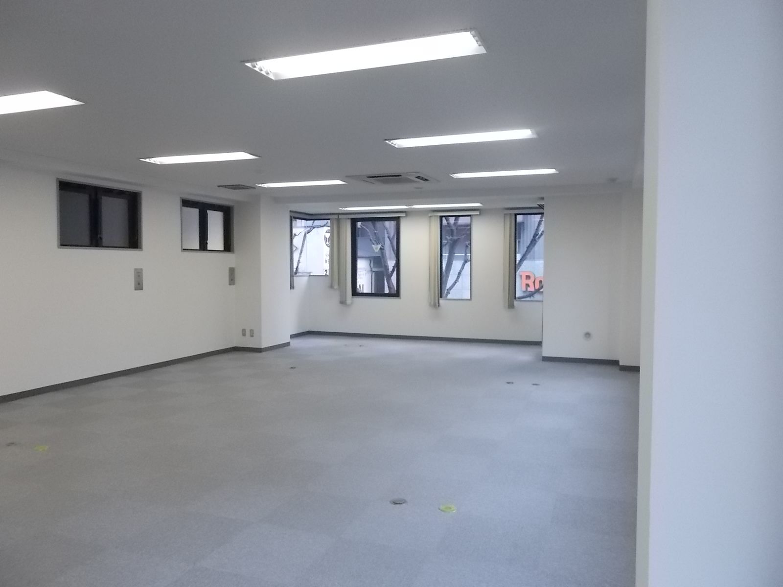 オフィス室内参考画像