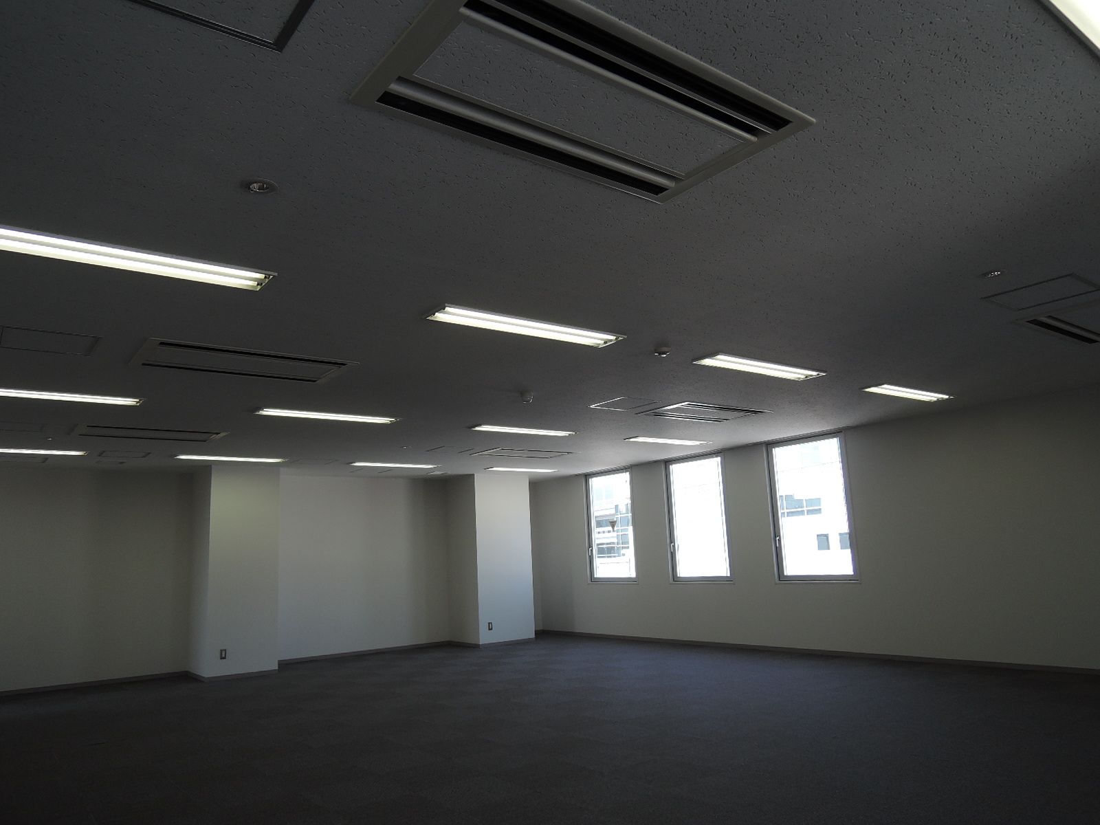 オフィス室内参考画像（約35坪）