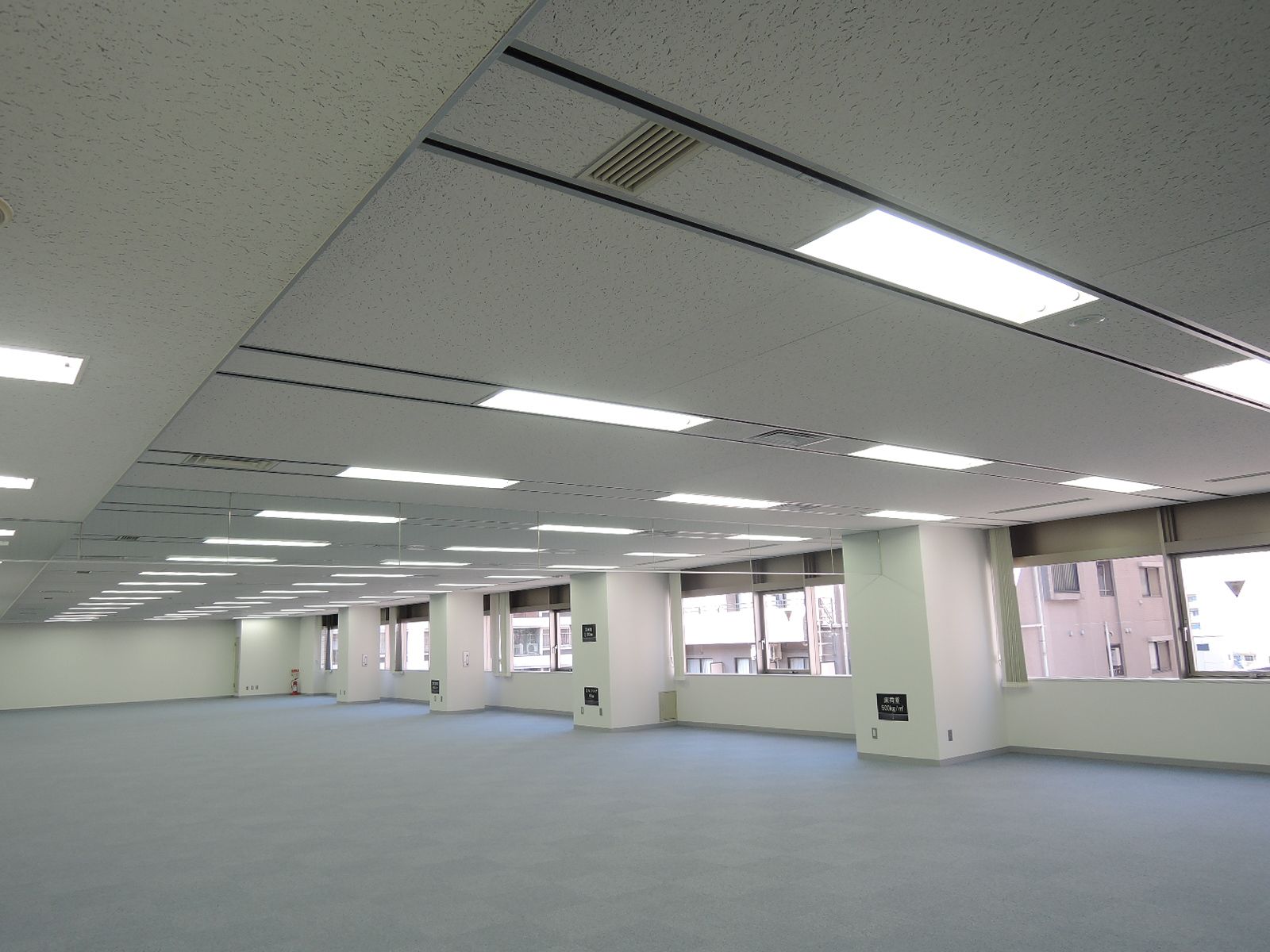 オフィス室内参考画像