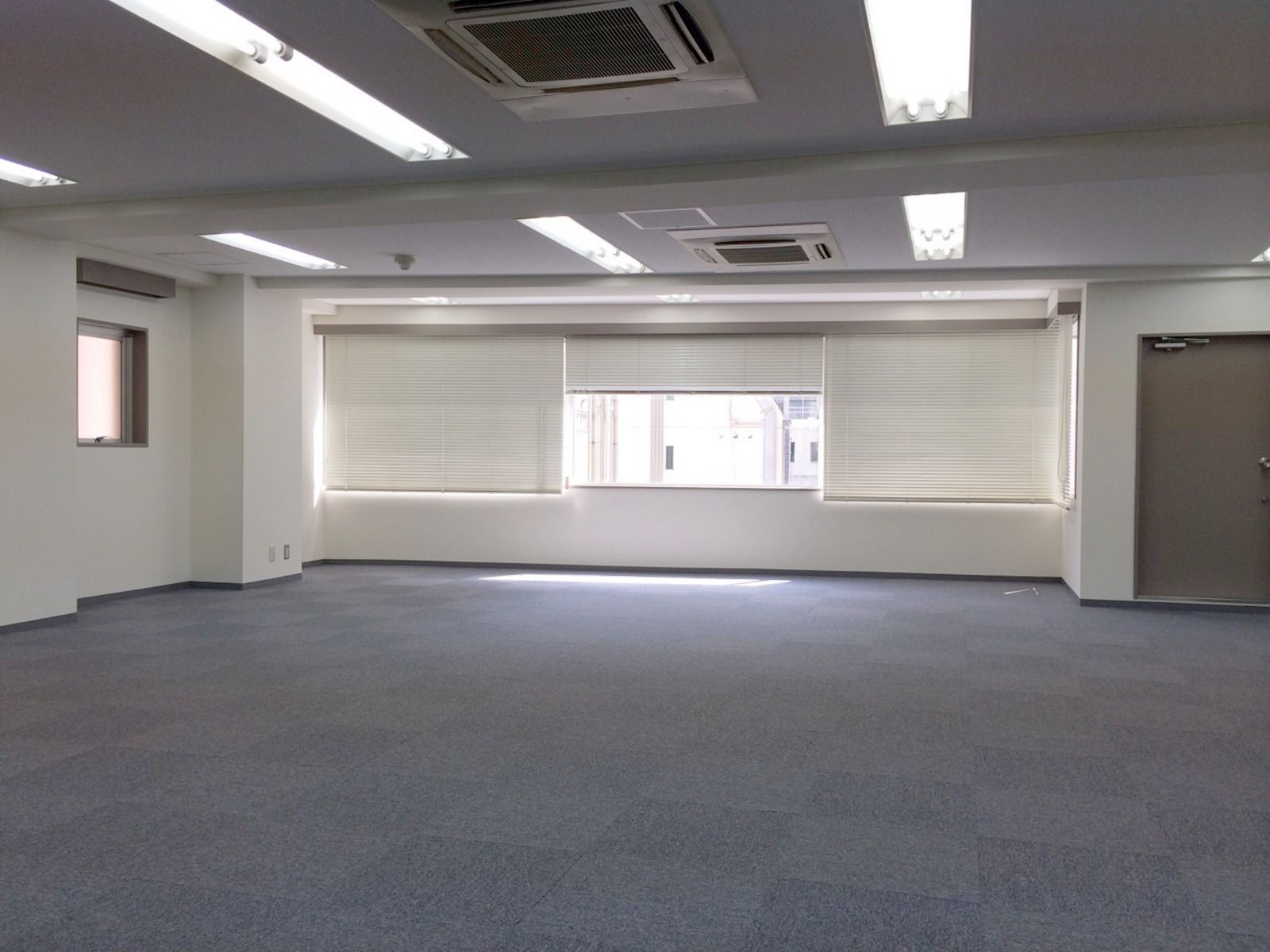 オフィス室内参考画像