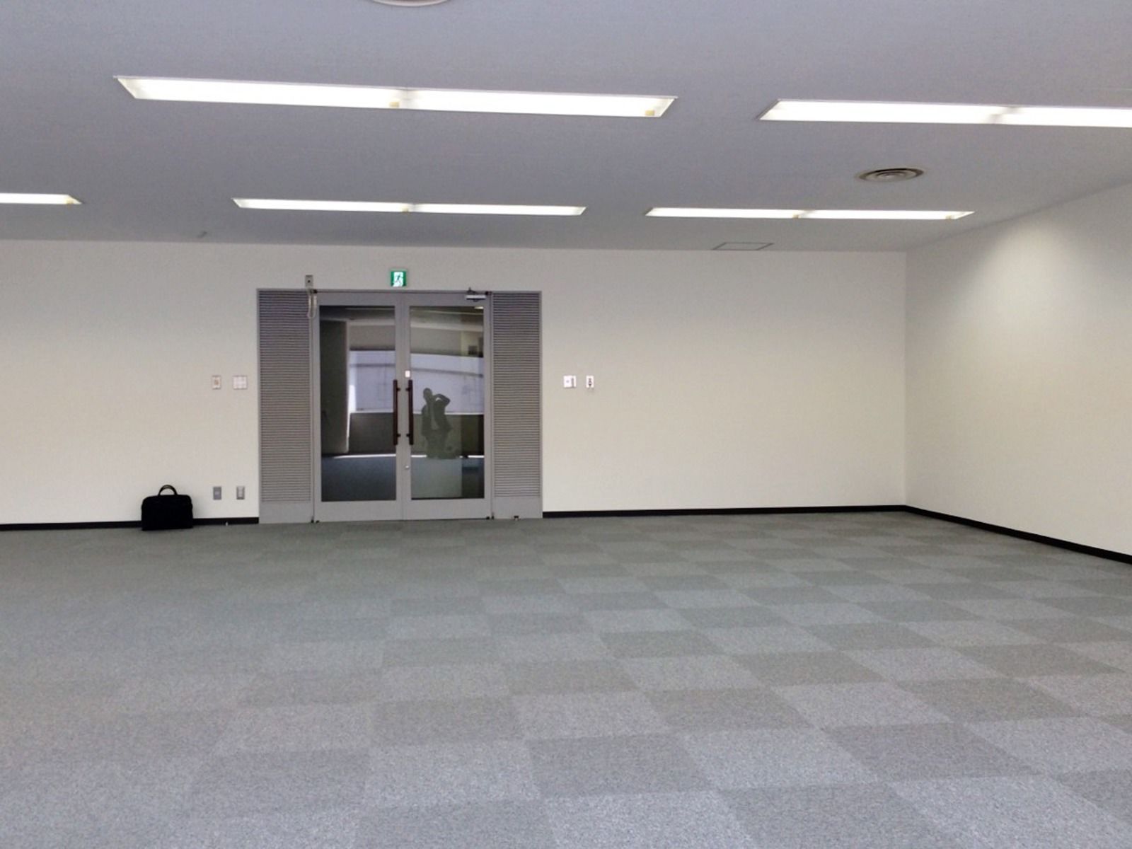 オフィス室内参考画像