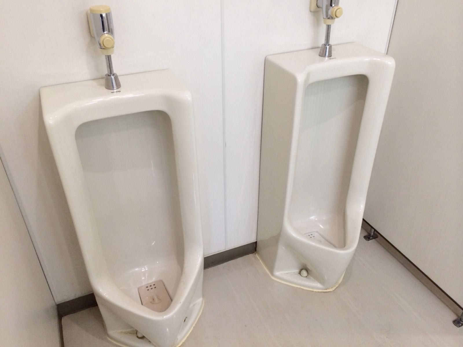 男子トイレ