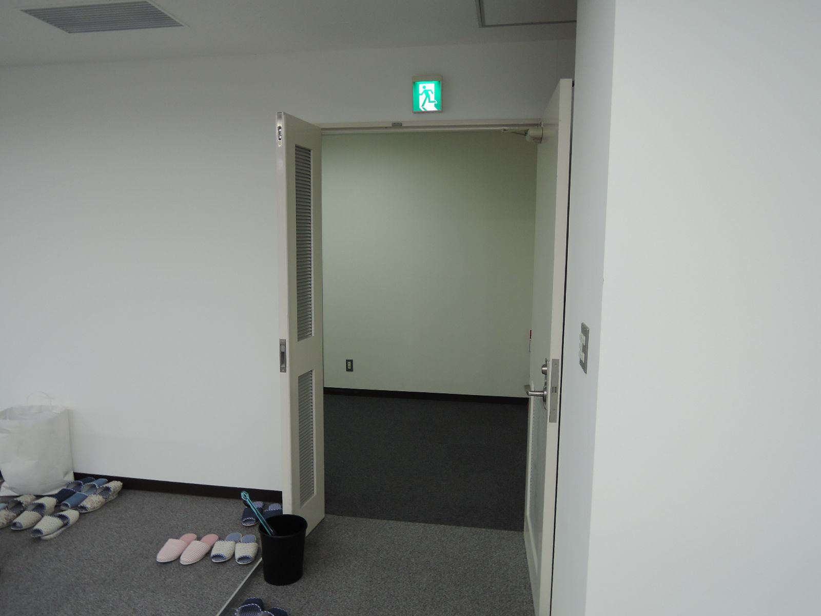 オフィス入口