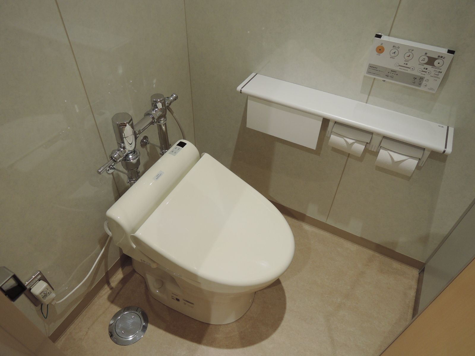 男女別トイレ個室