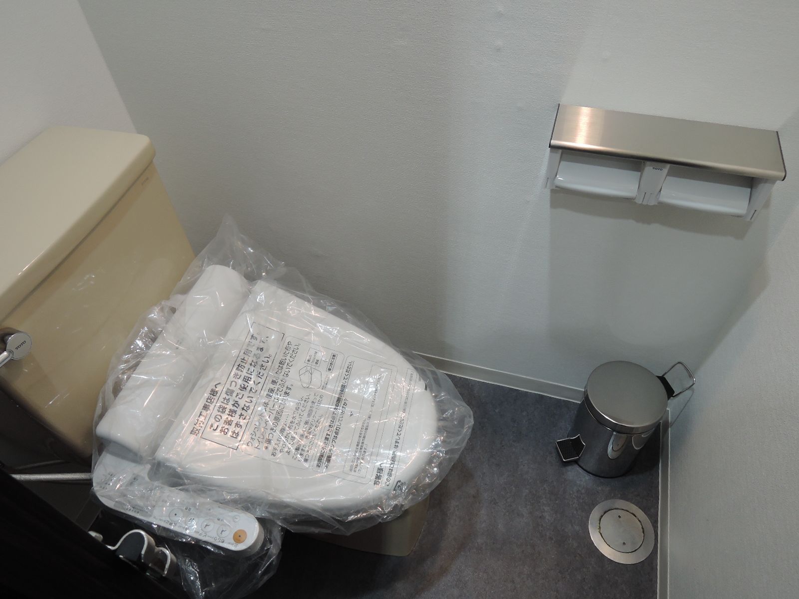 男女別トイレ個室