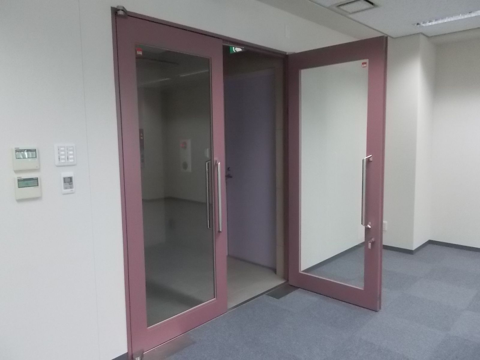 貸室出入口