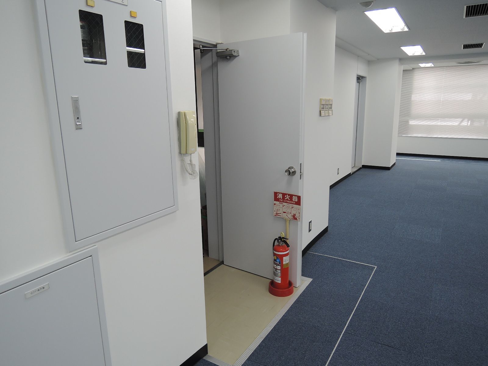 貸室出入口