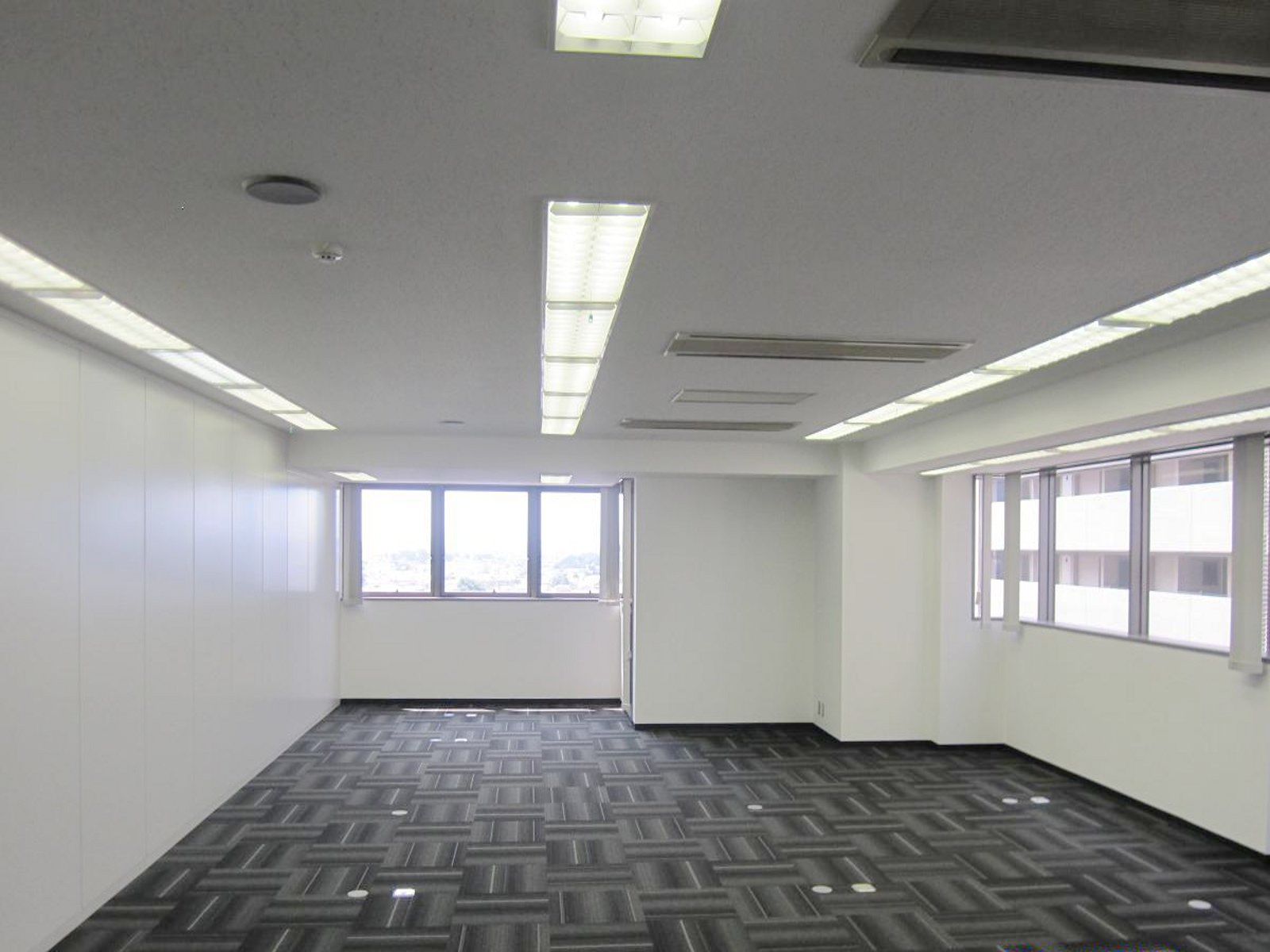 オフィス室内参考画像