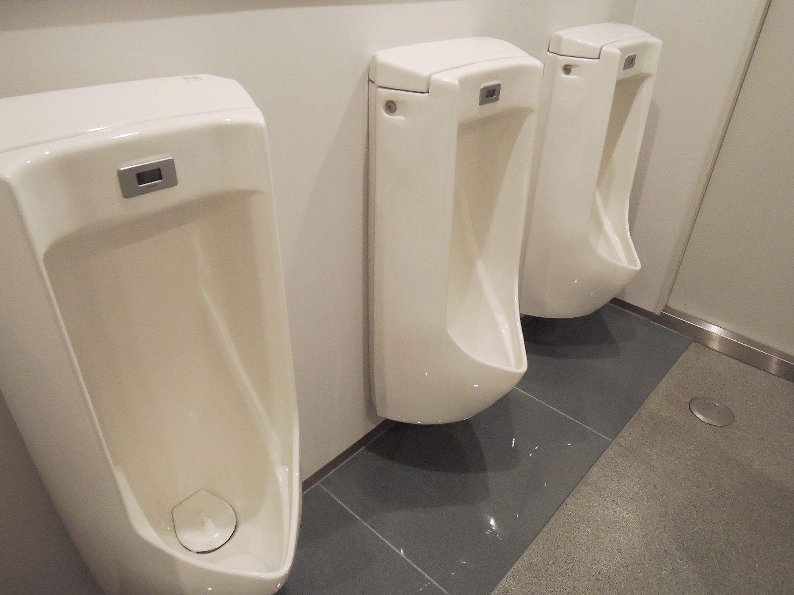 男性用トイレ