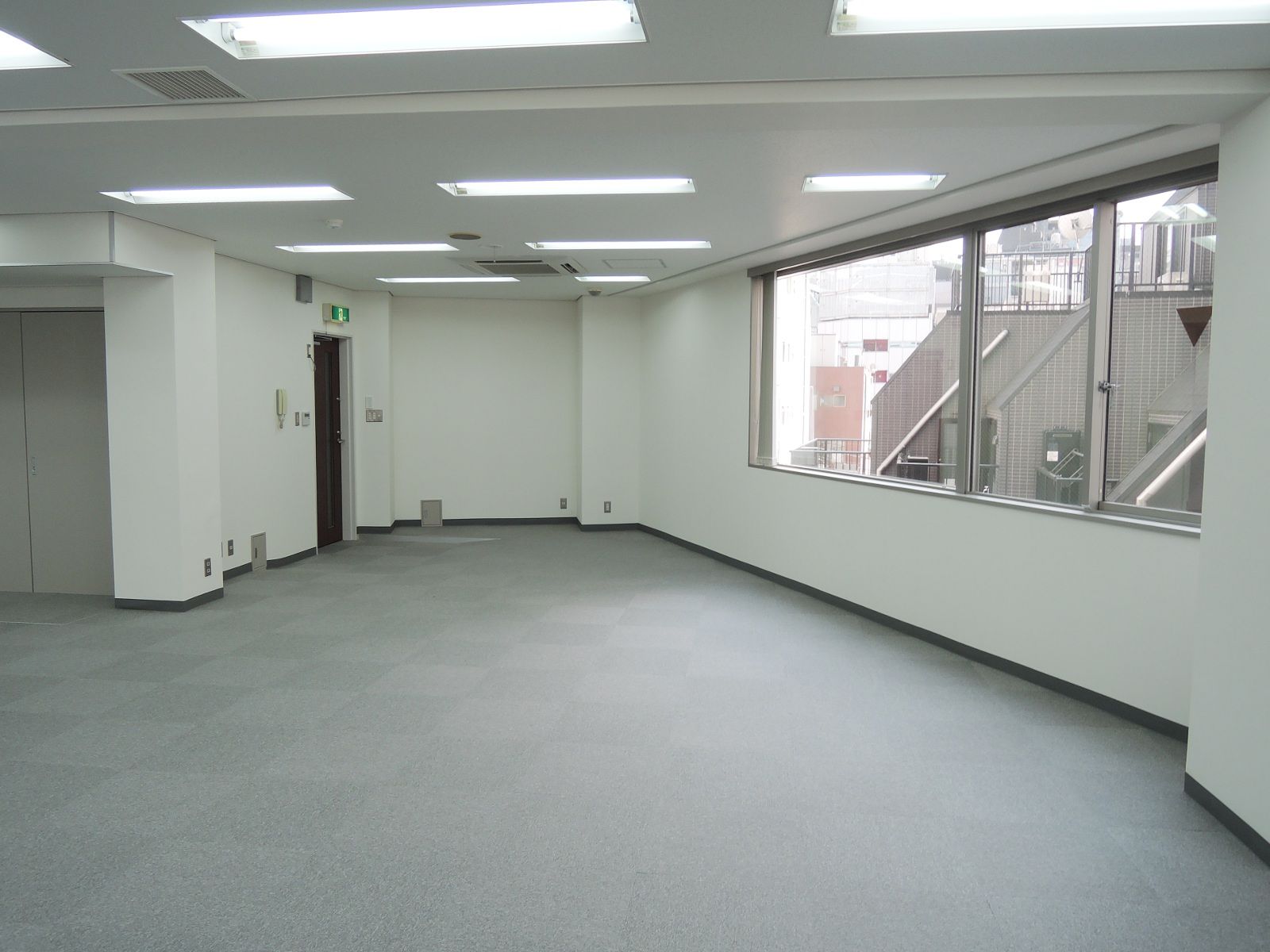 オフィス室内参考画像