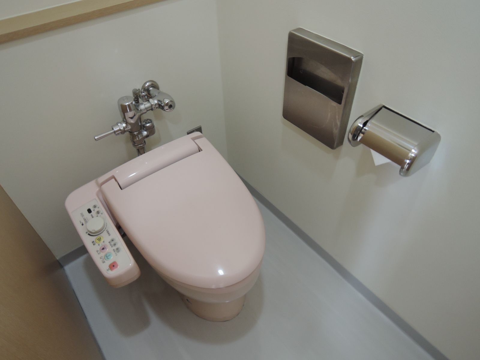 男女別トイレ個室