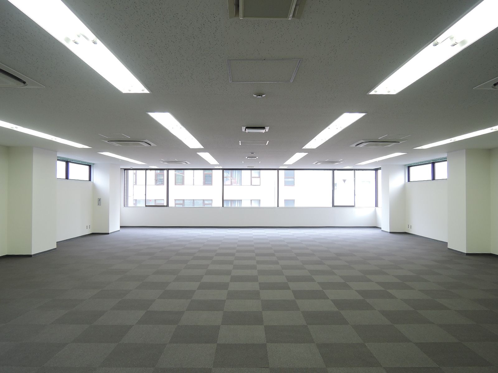 別角度の様子