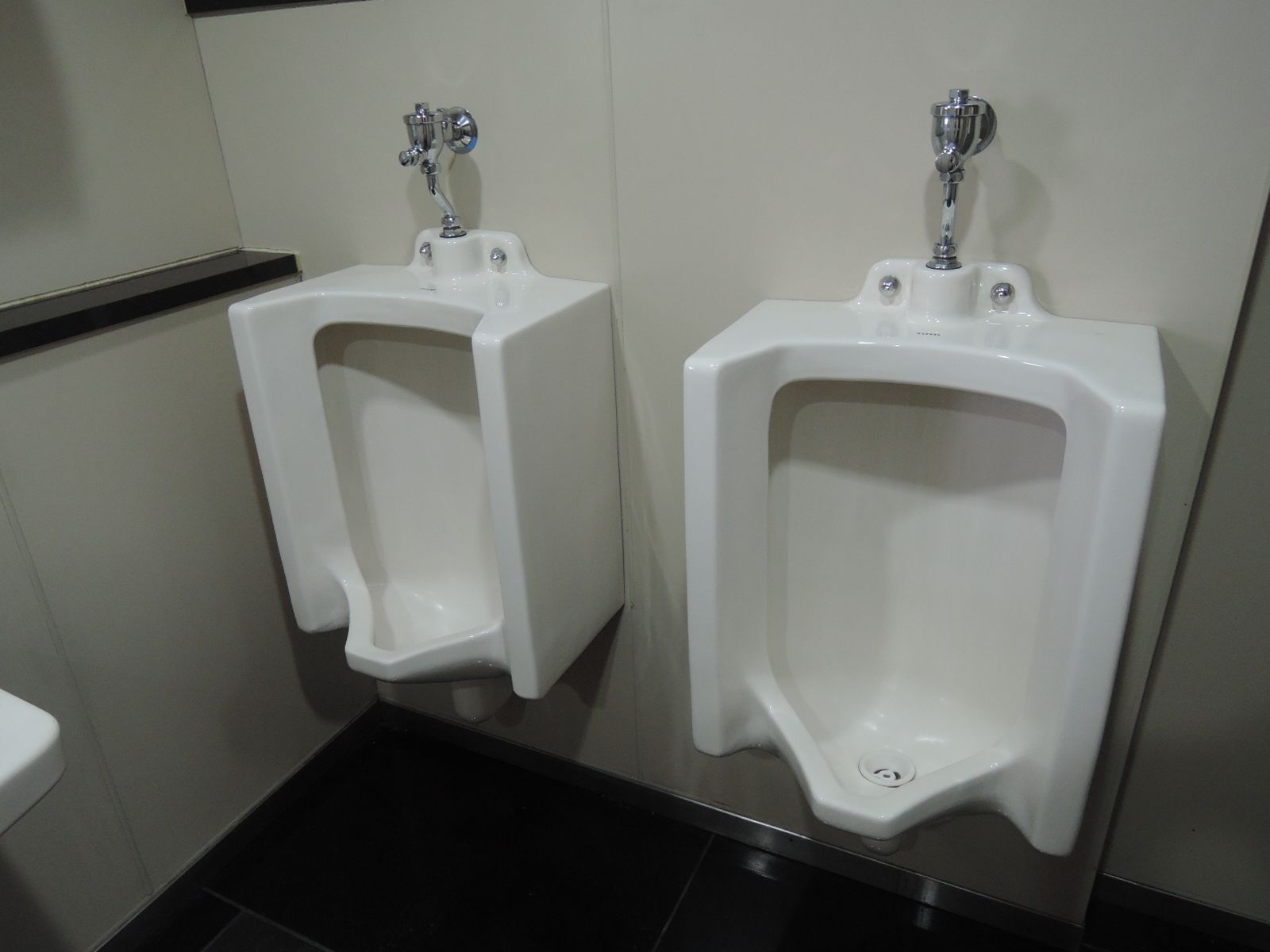 男性用トイレ