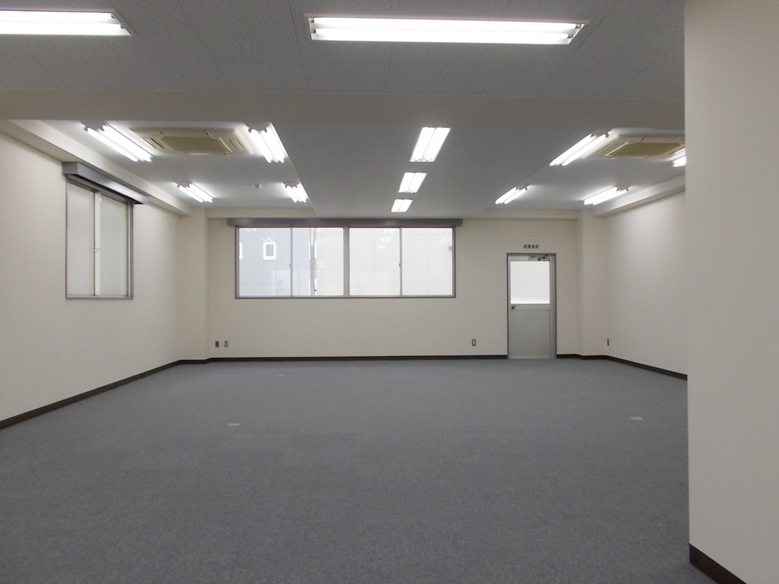オフィス室内参考画像（4階約38坪）