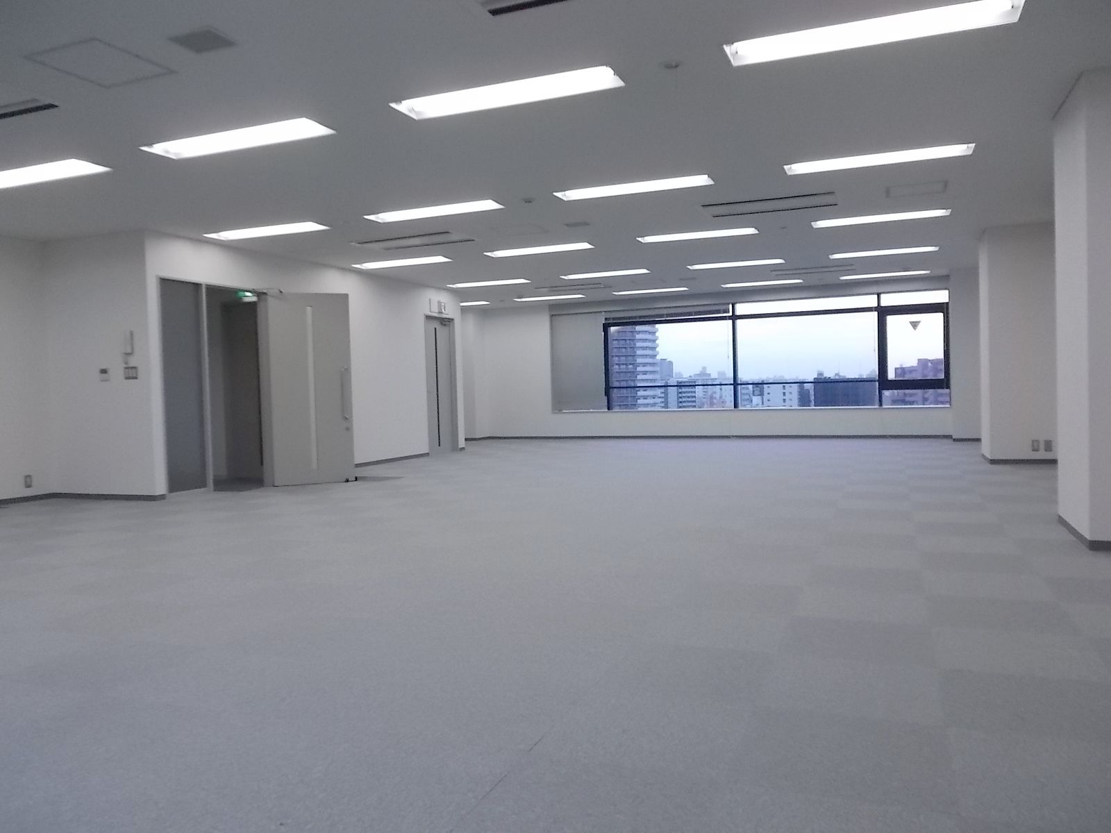 オフィス室内参考画像