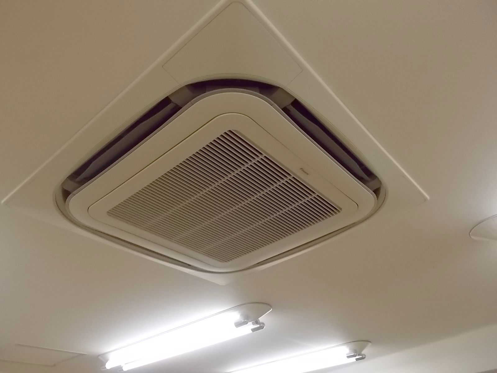 個別空調