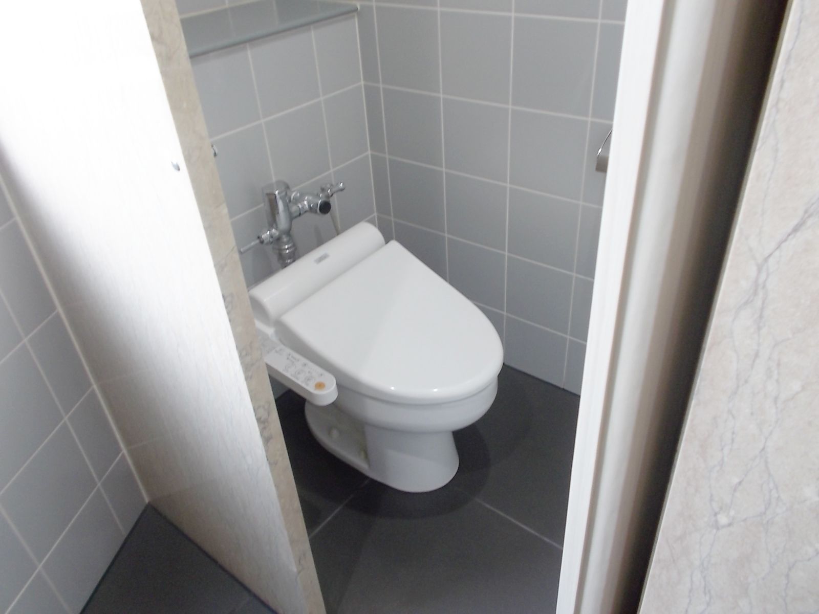 男女別トイレ個室