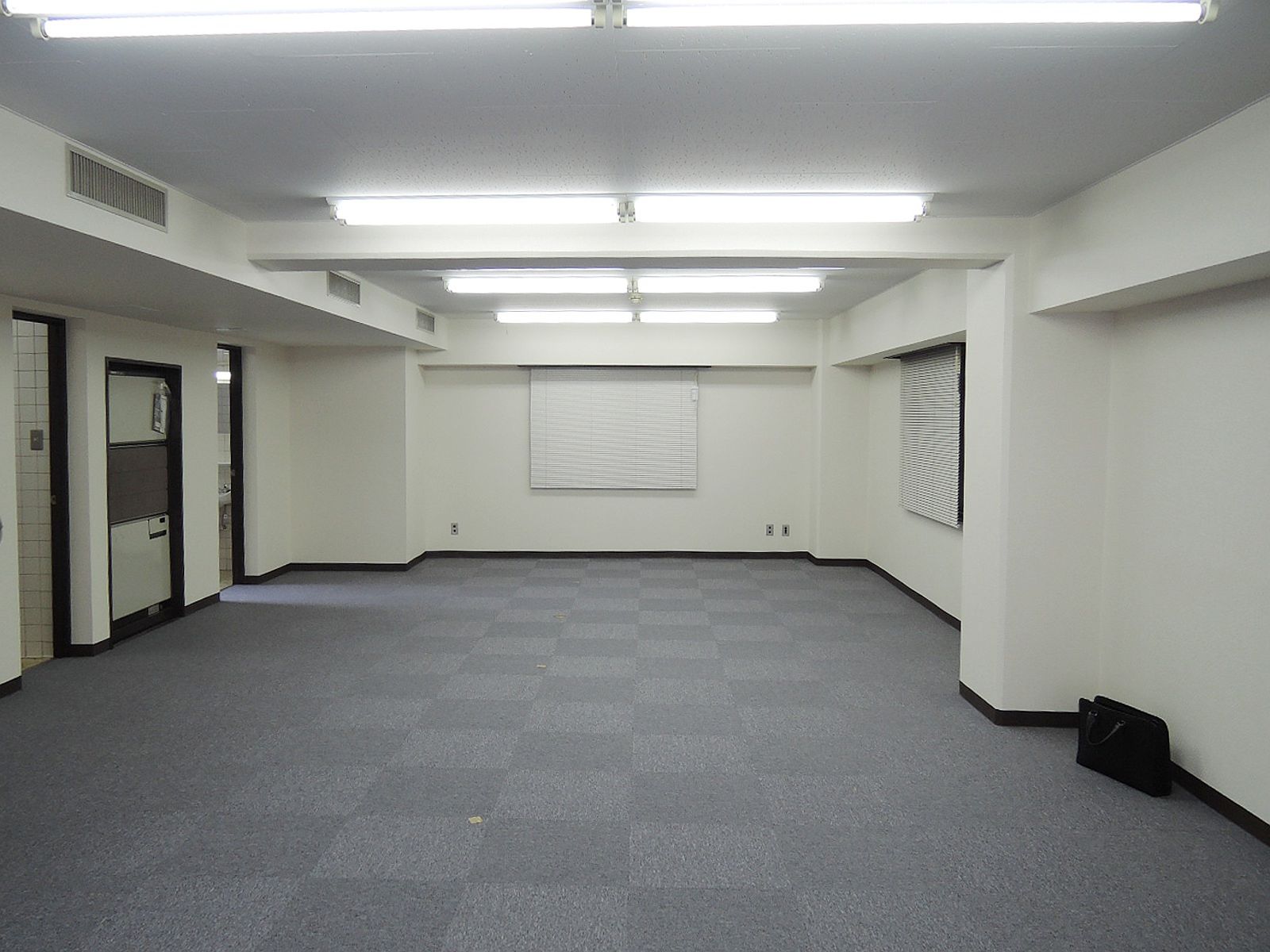 オフィス室内参考画像