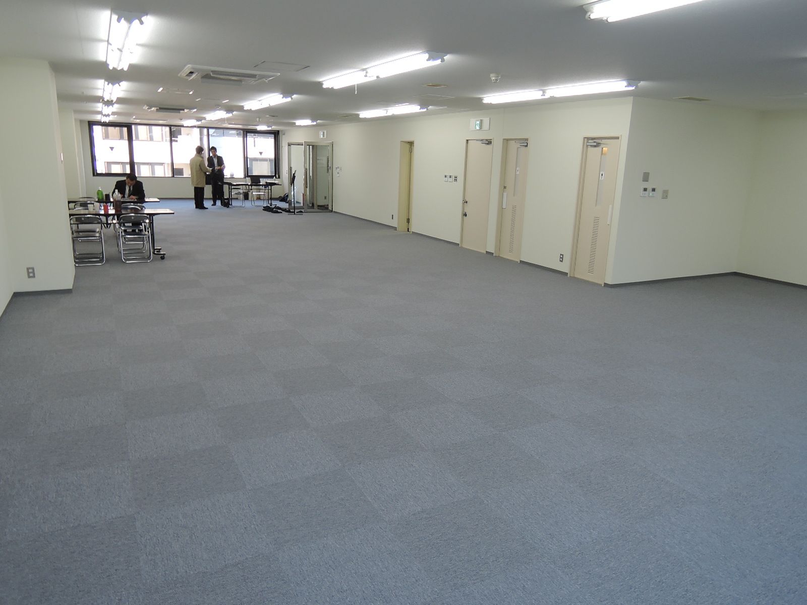 オフィス室内参考画像