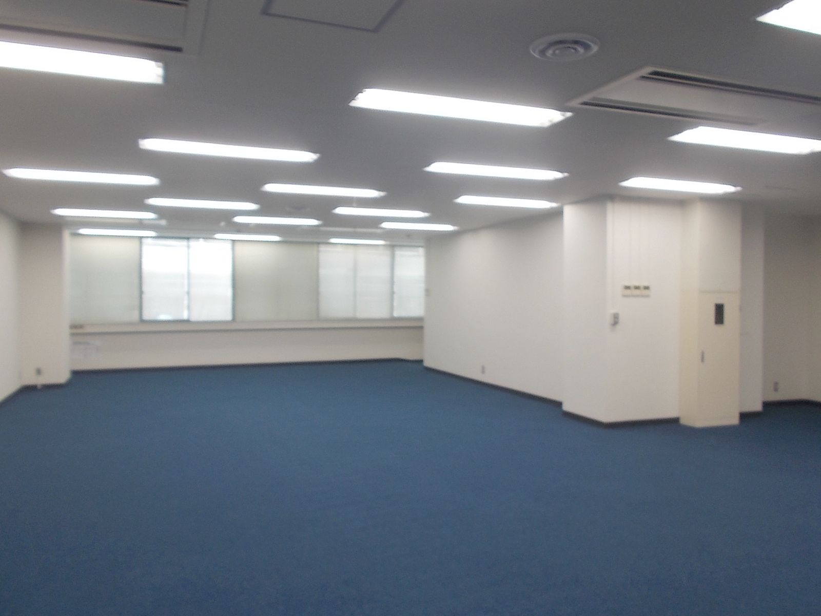 オフィス室内参考画像