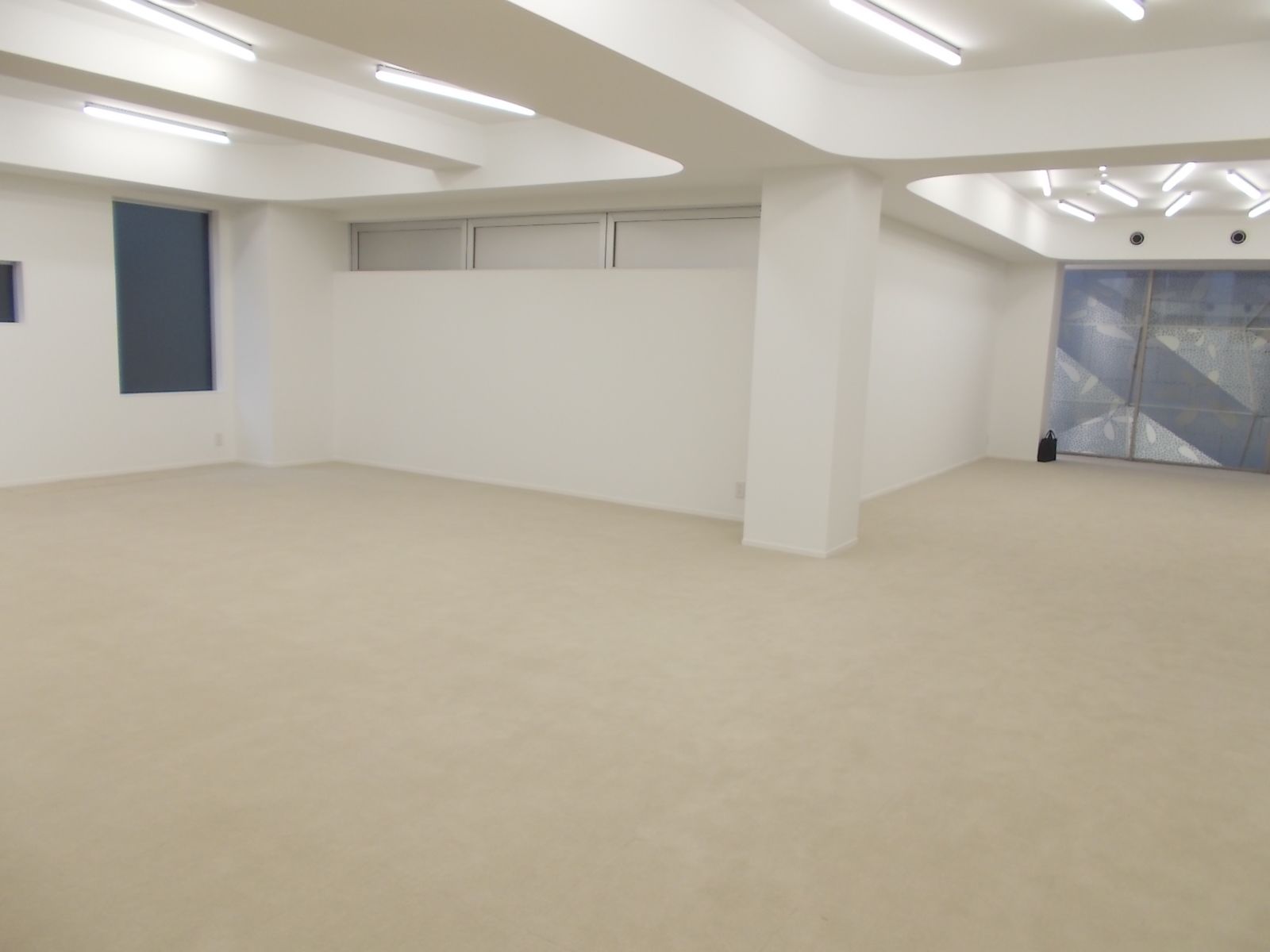 オフィス室内参考画像
