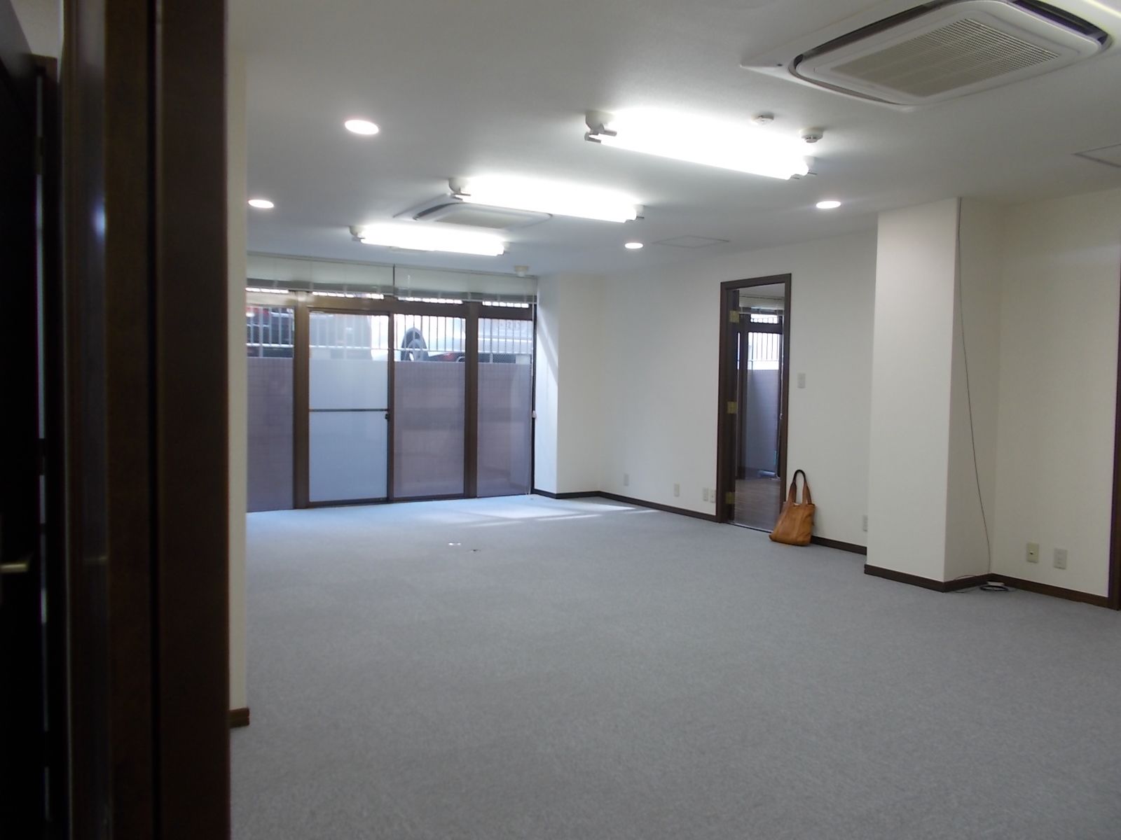 オフィス室内参考画像（約32坪）