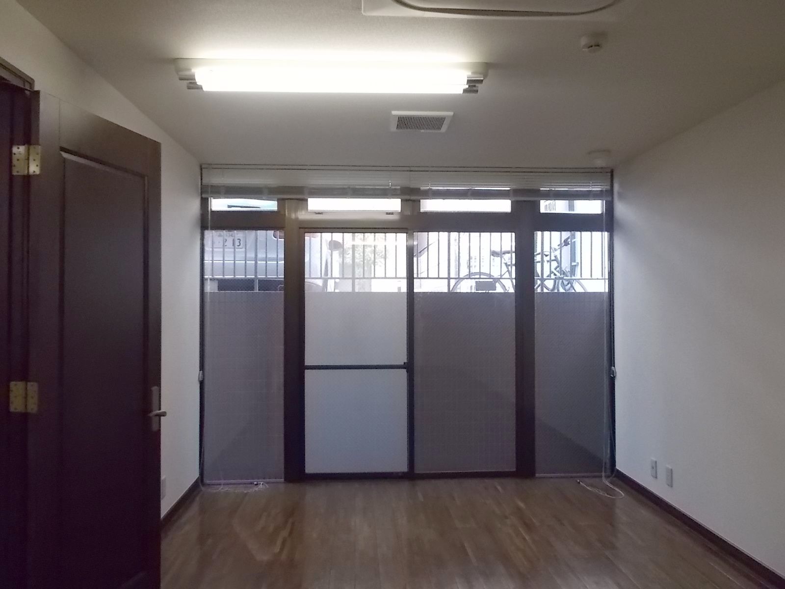 足元まである窓
