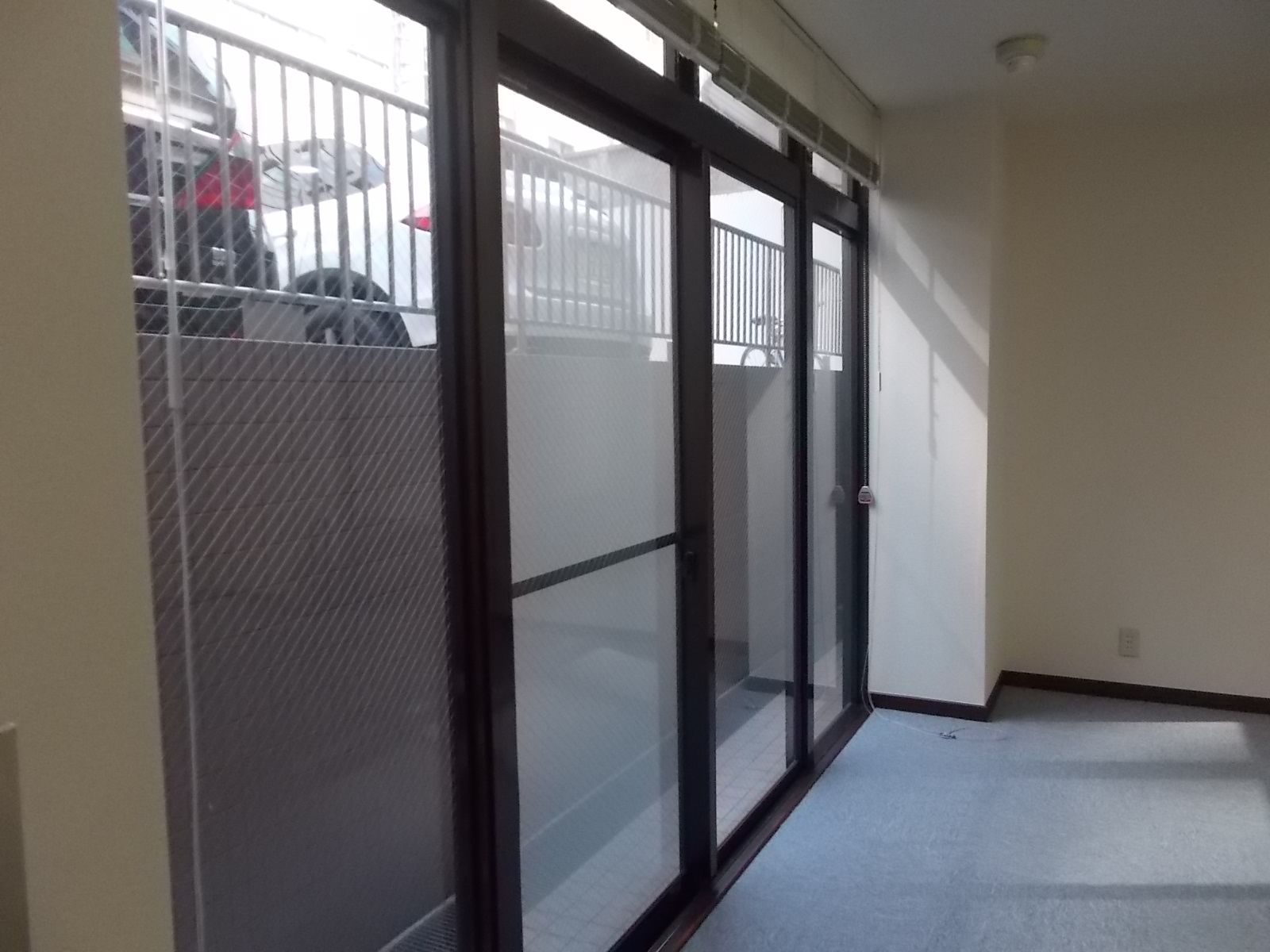 地下階でも採光があって明るい