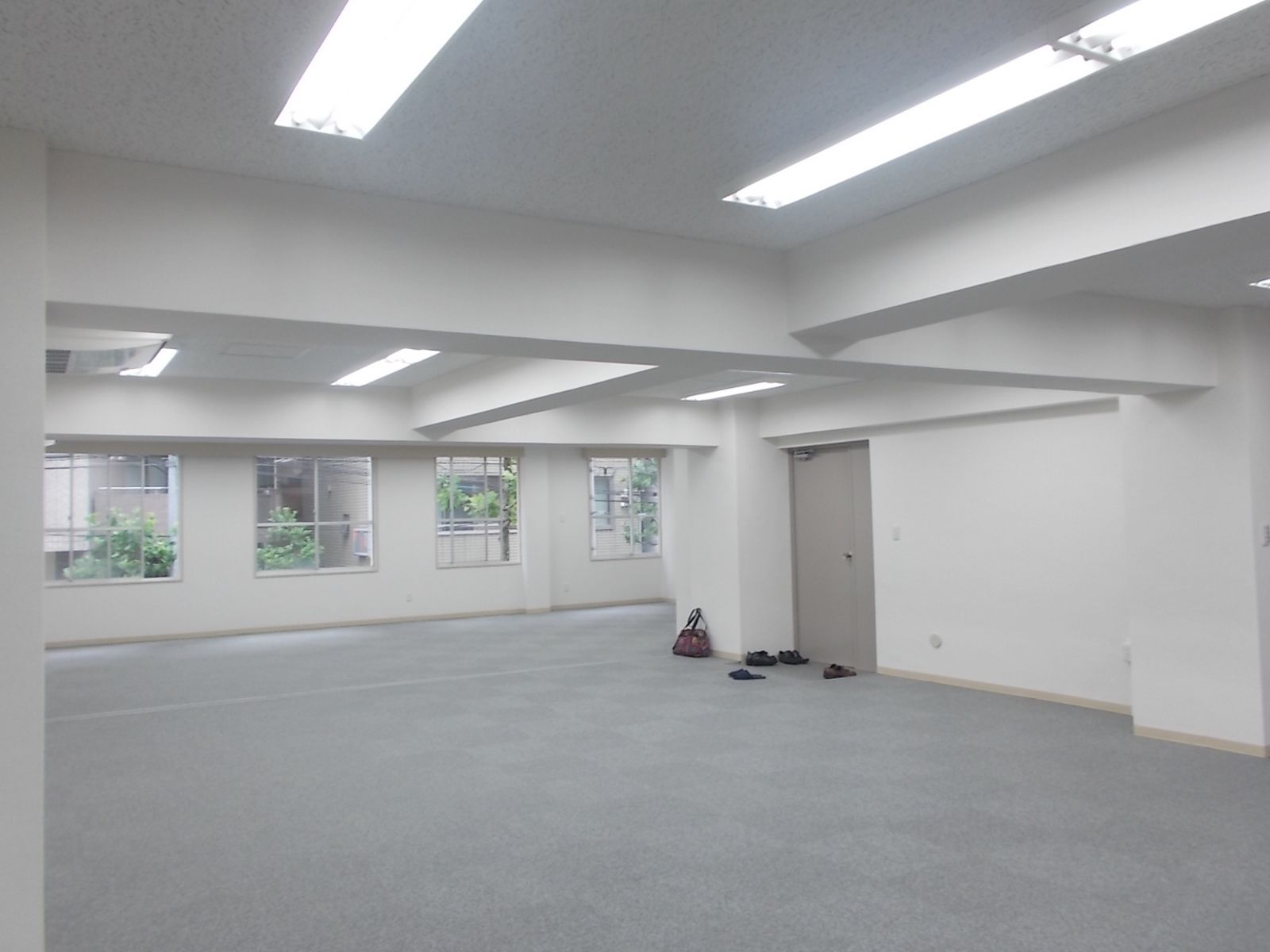 オフィス室内参考画像