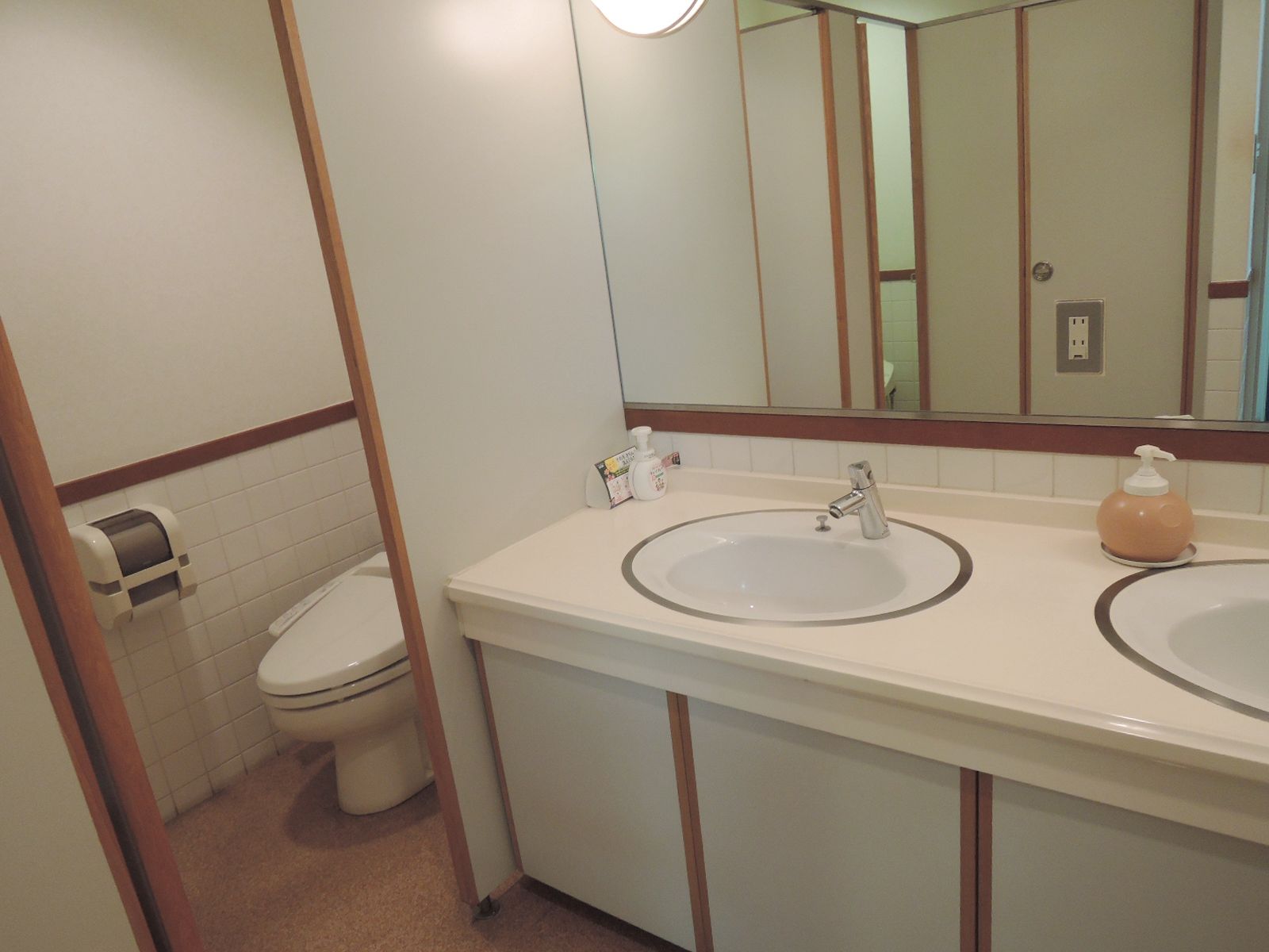 洗面台・トイレ個室