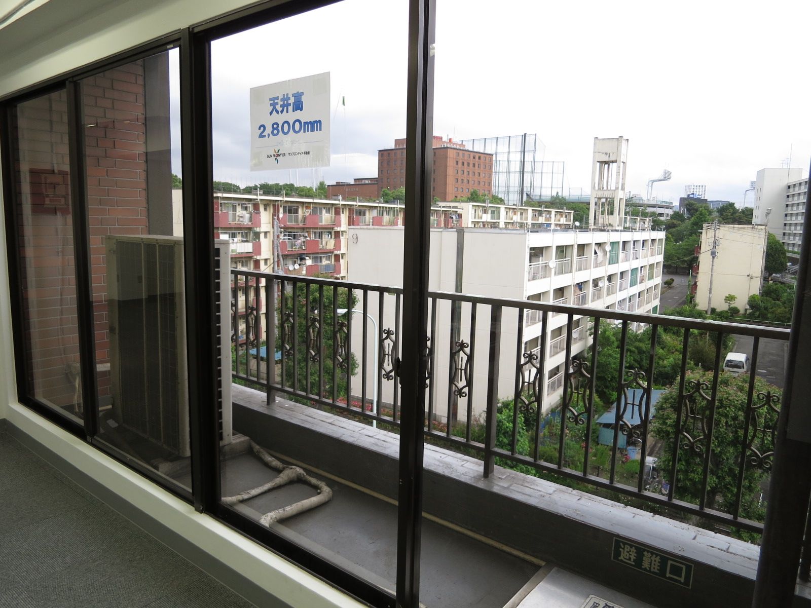 窓からは国立競技場が見えます