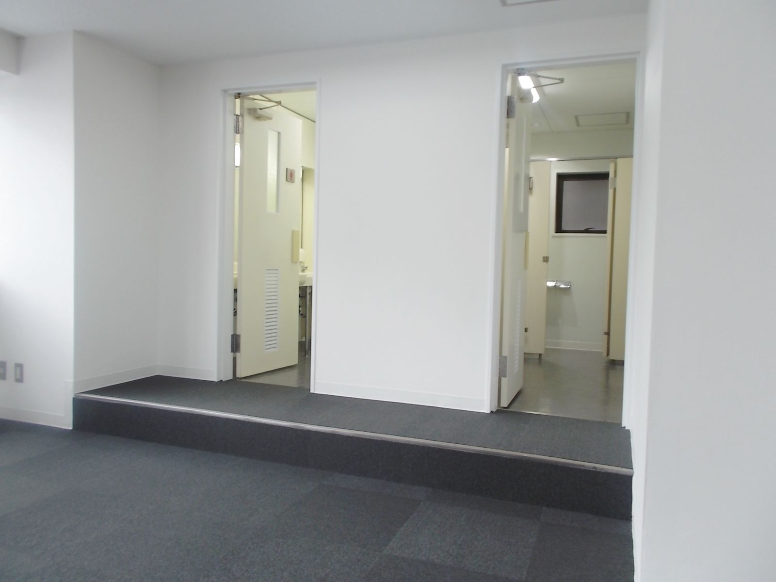 男女別トイレ完備