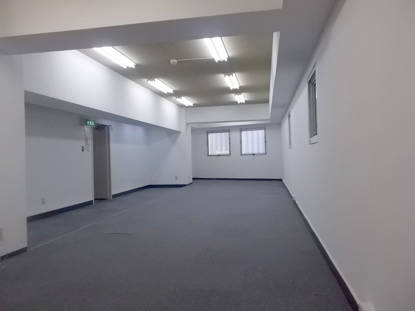 オフィス室内参考画像