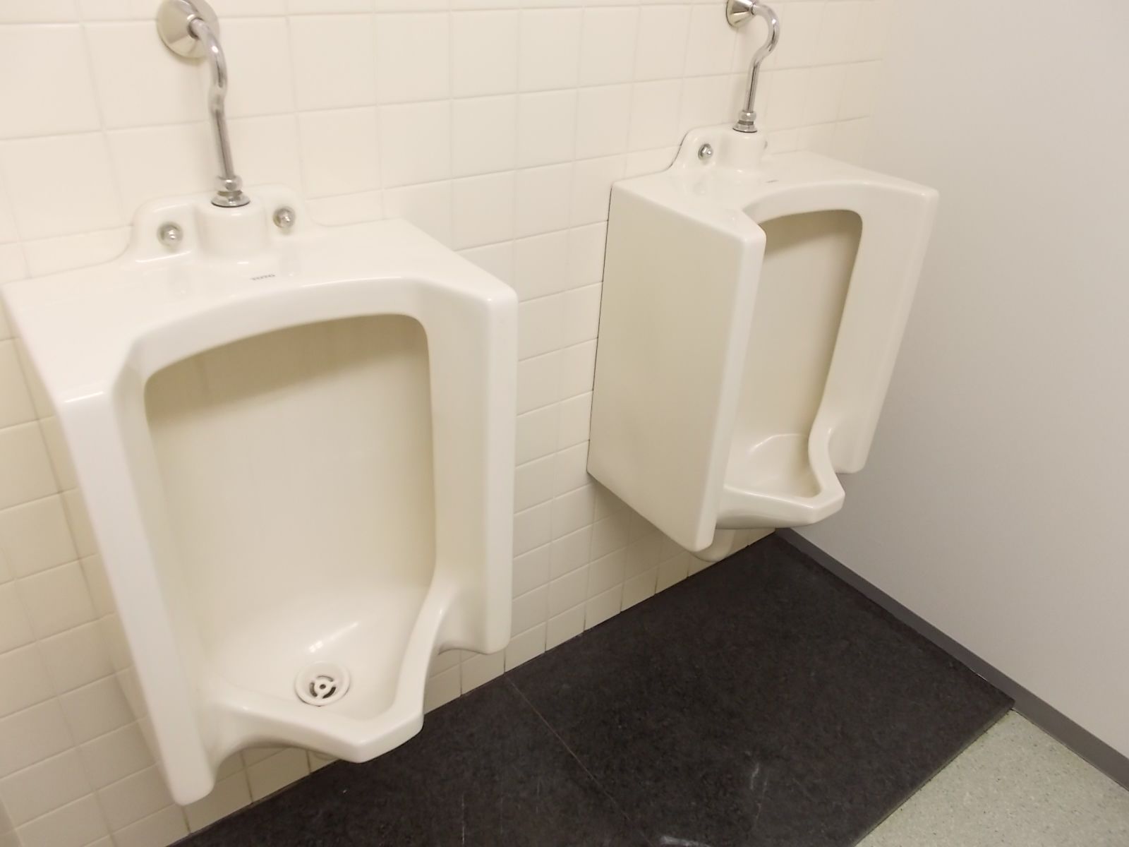 男性用トイレ