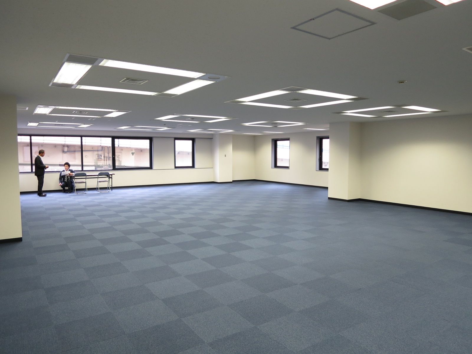 オフィス室内参考画像