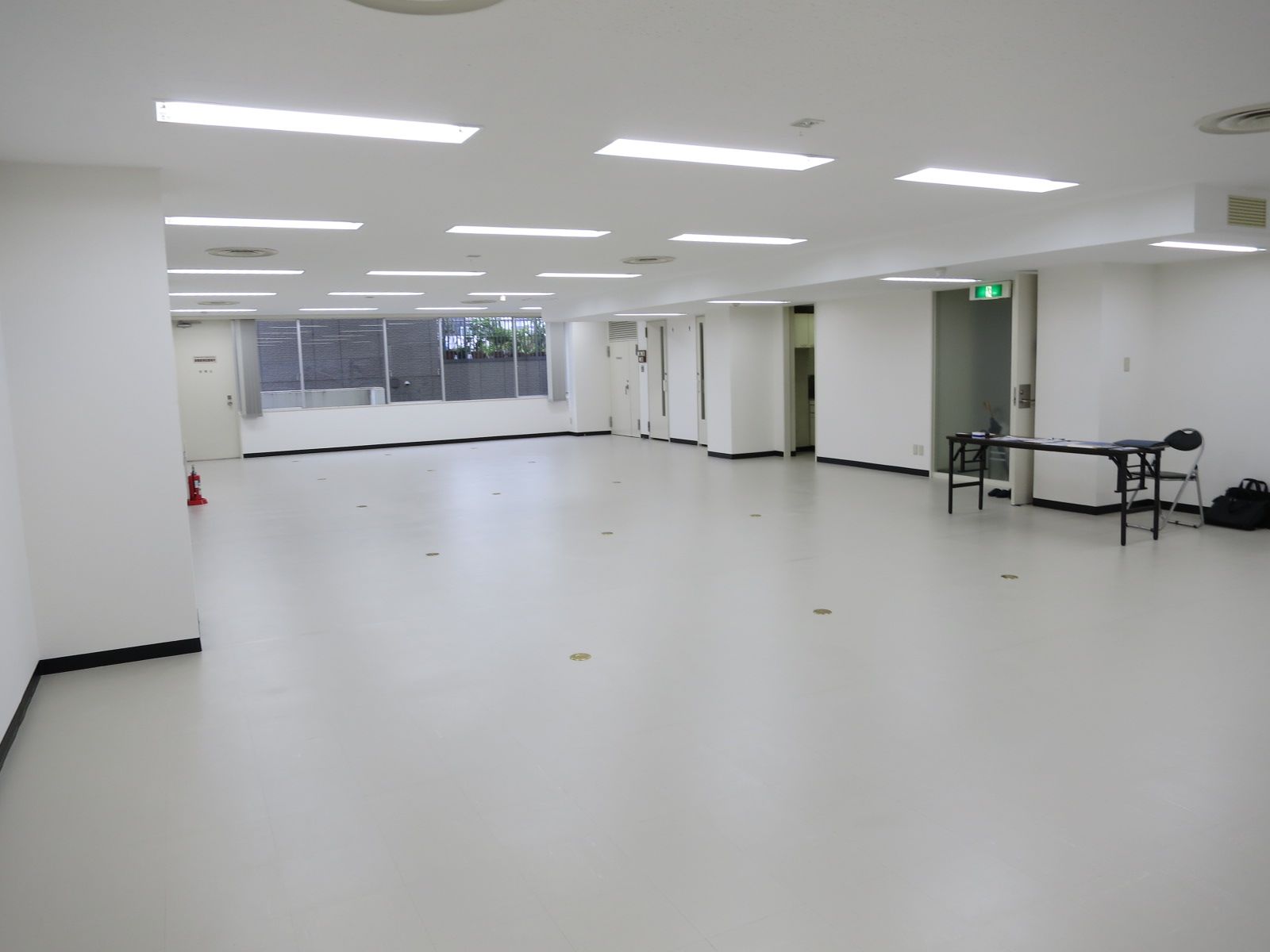 オフィス室内参考画像