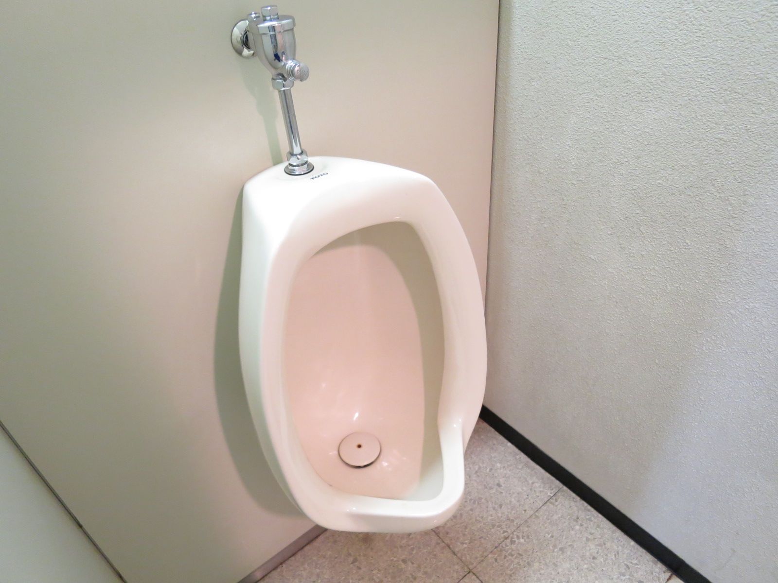 男子トイレ