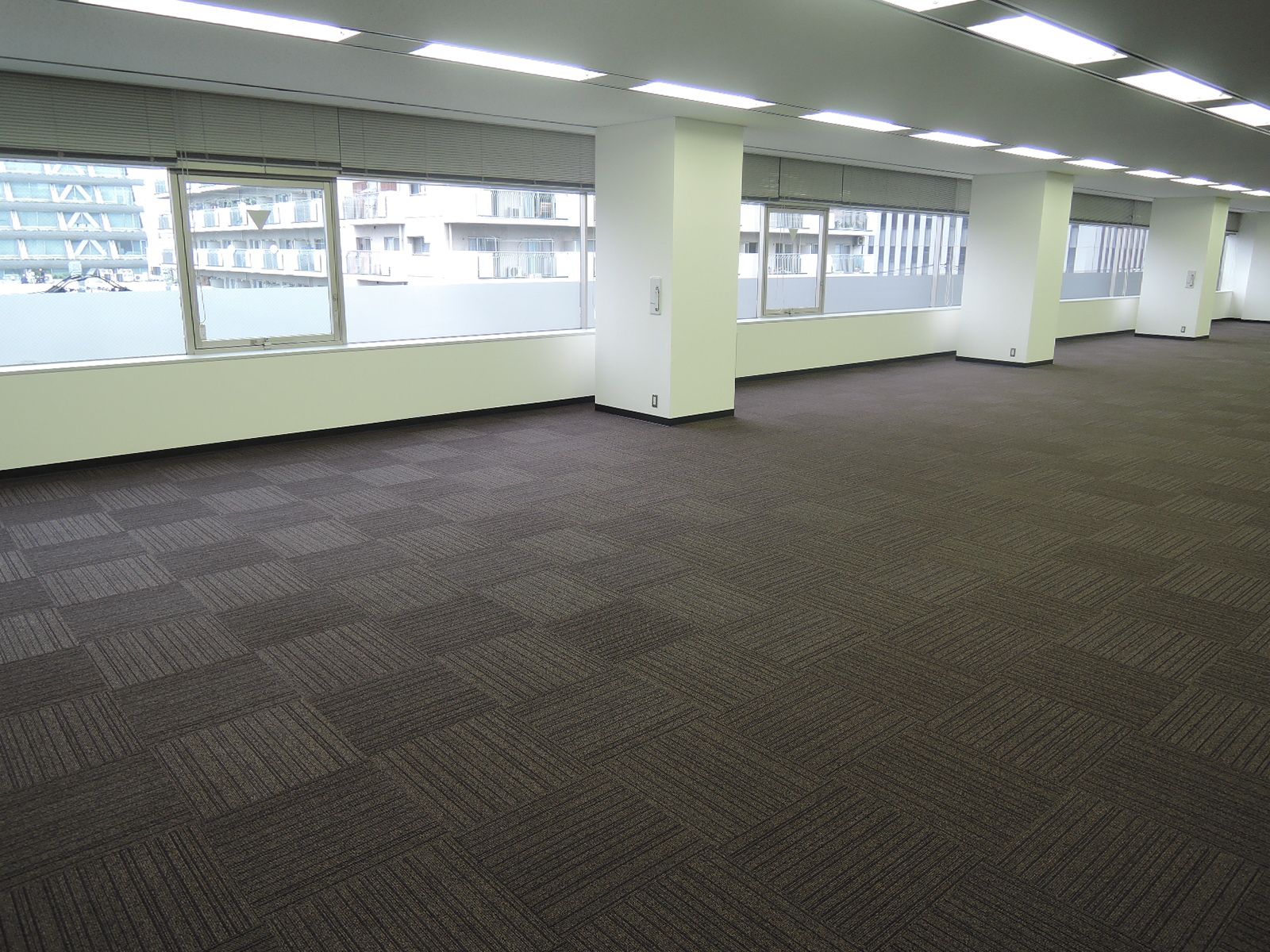 採光十分なオフィス（4階・約250坪)