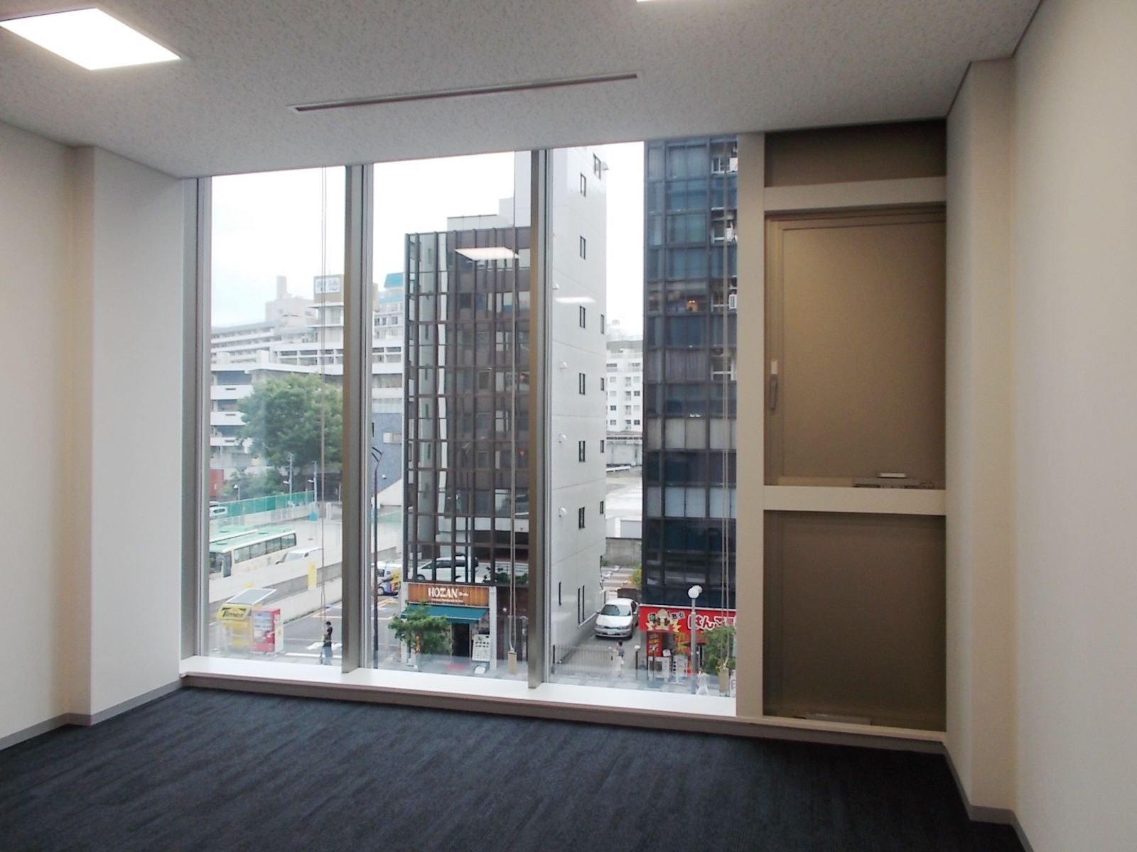オフィス室内参考画像