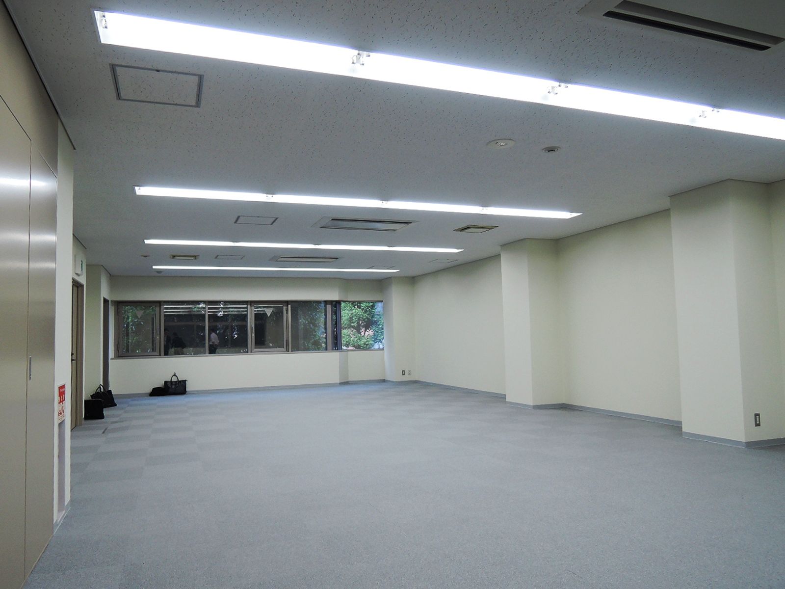 オフィス室内参考画像