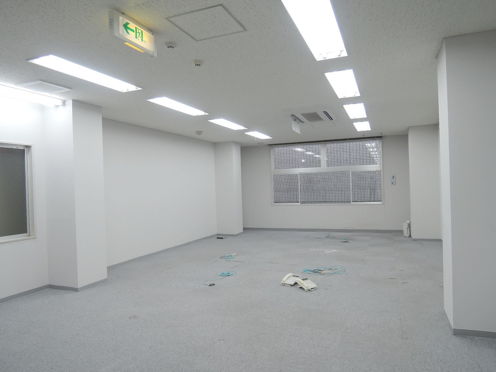 オフィス室内参考画像