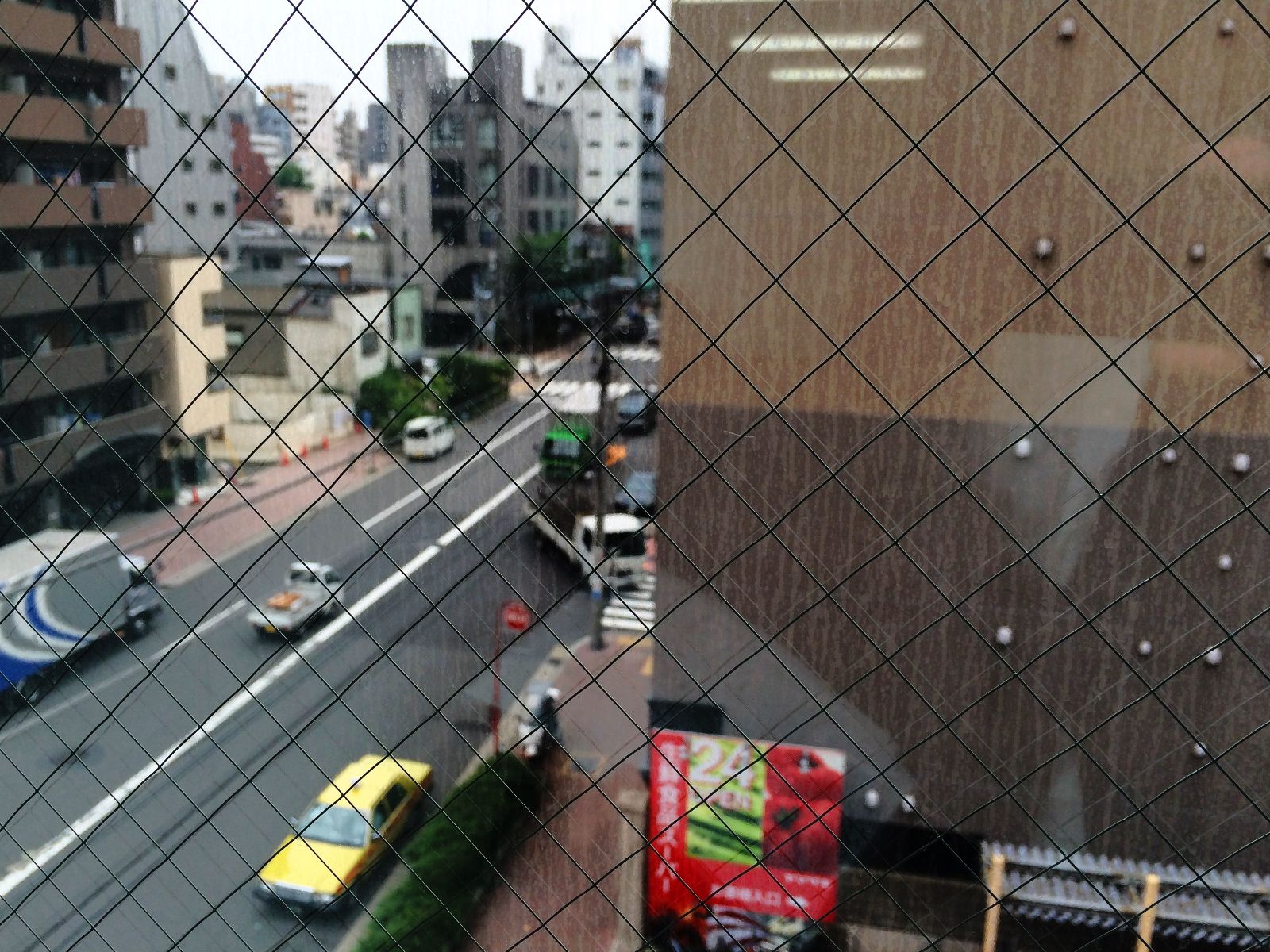 前面道路を見下ろす